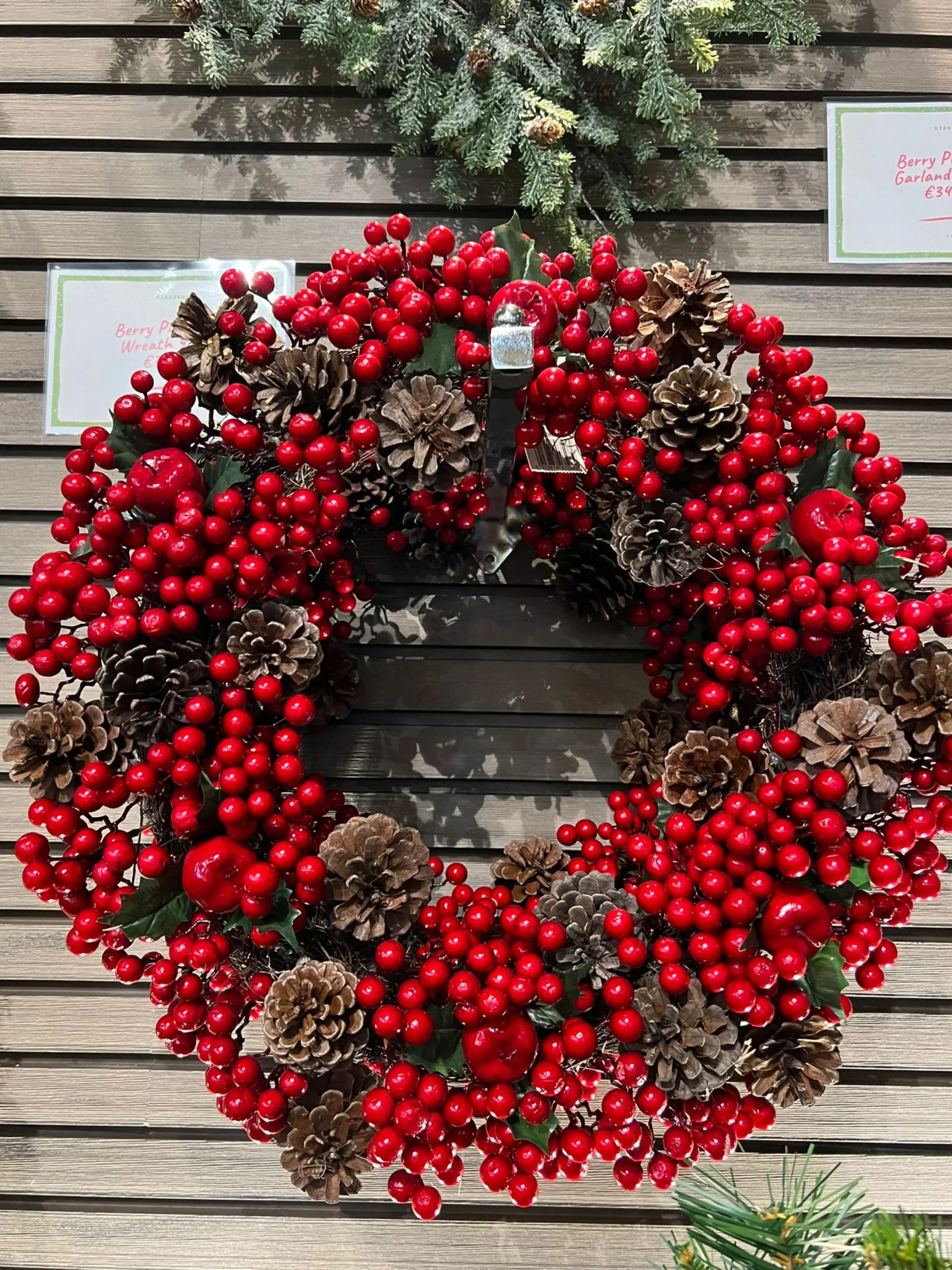 Clearance Christmas Land Berry Pinecone Christmas Wreath – 45 Cm