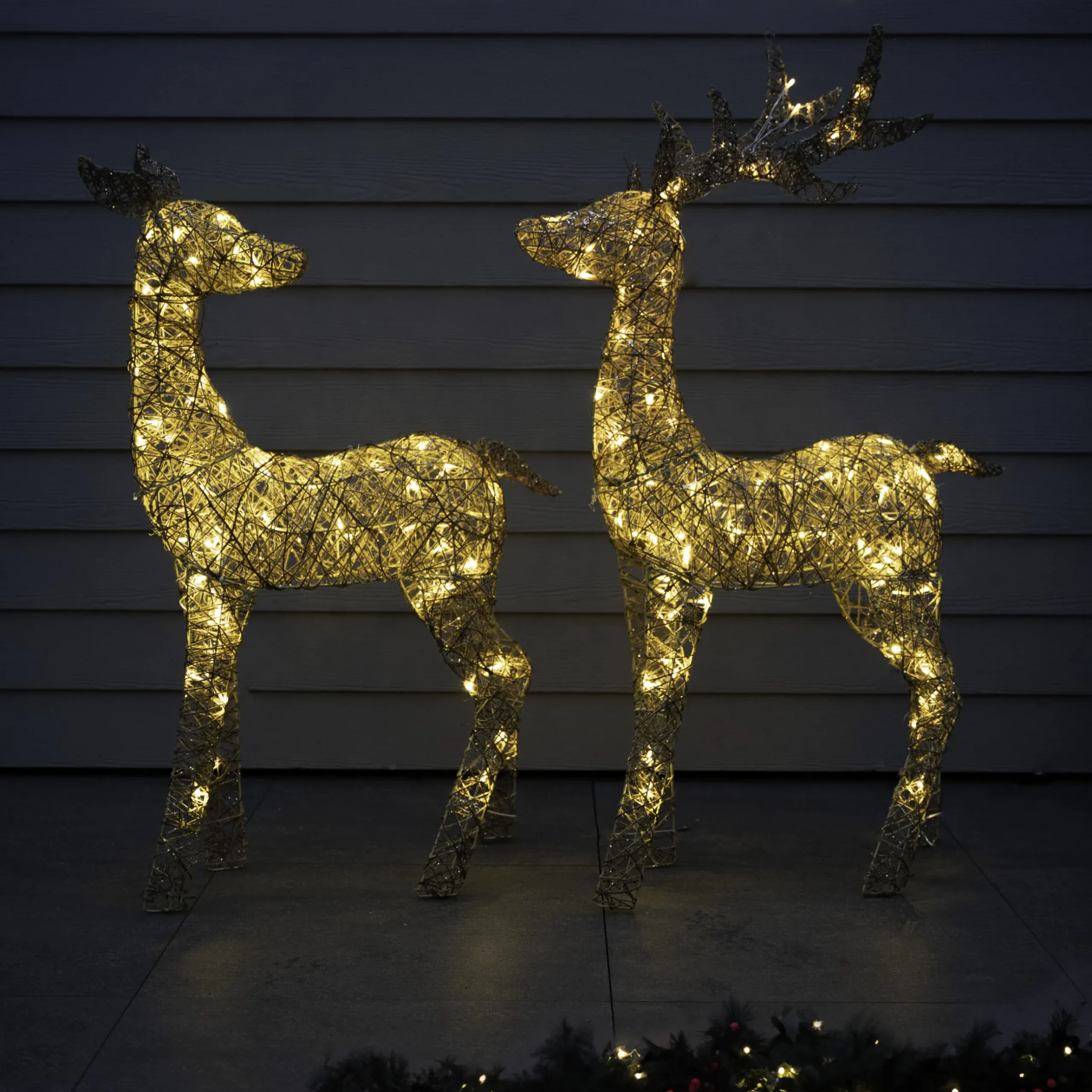 Hot Christmas Land 110Cm Gold Glitter Reindeer With 70 Warm White Led Lights