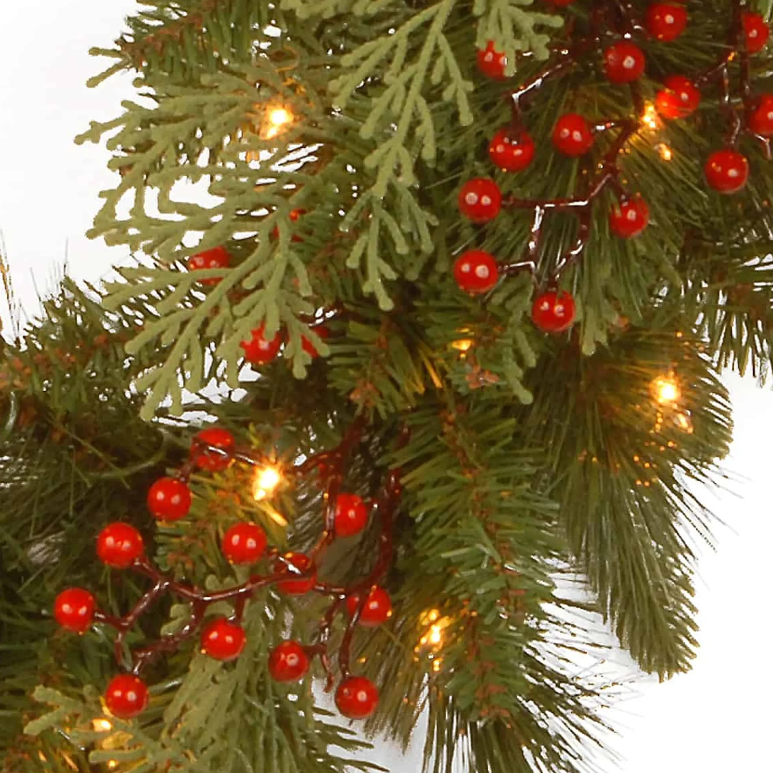 New Christmas Land 9Ft Feel Real Classical Collection Pre-Lit Christmas Garland