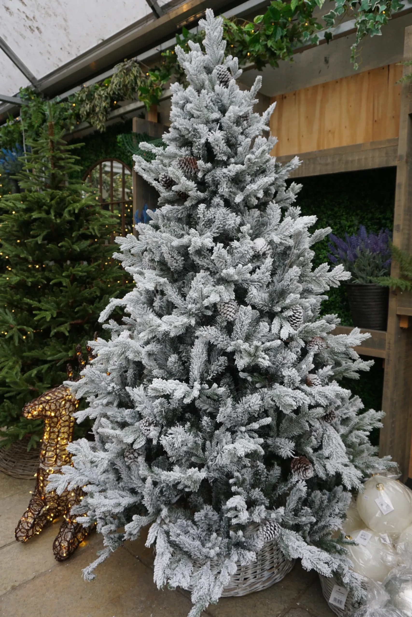 Best Christmas Land 7.5Ft Feel Real Snowy Waterford Pine Artificial Christmas Tree