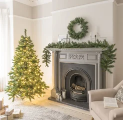 Hot Christmas Land 9Ft Winchester Pine Christmas Garland