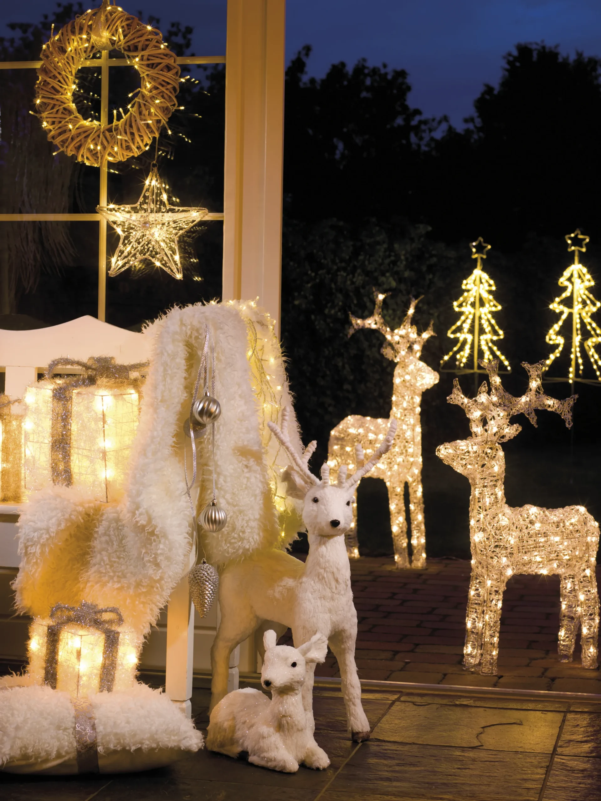 New Christmas Land Warm White Led Acrylic Reindeer